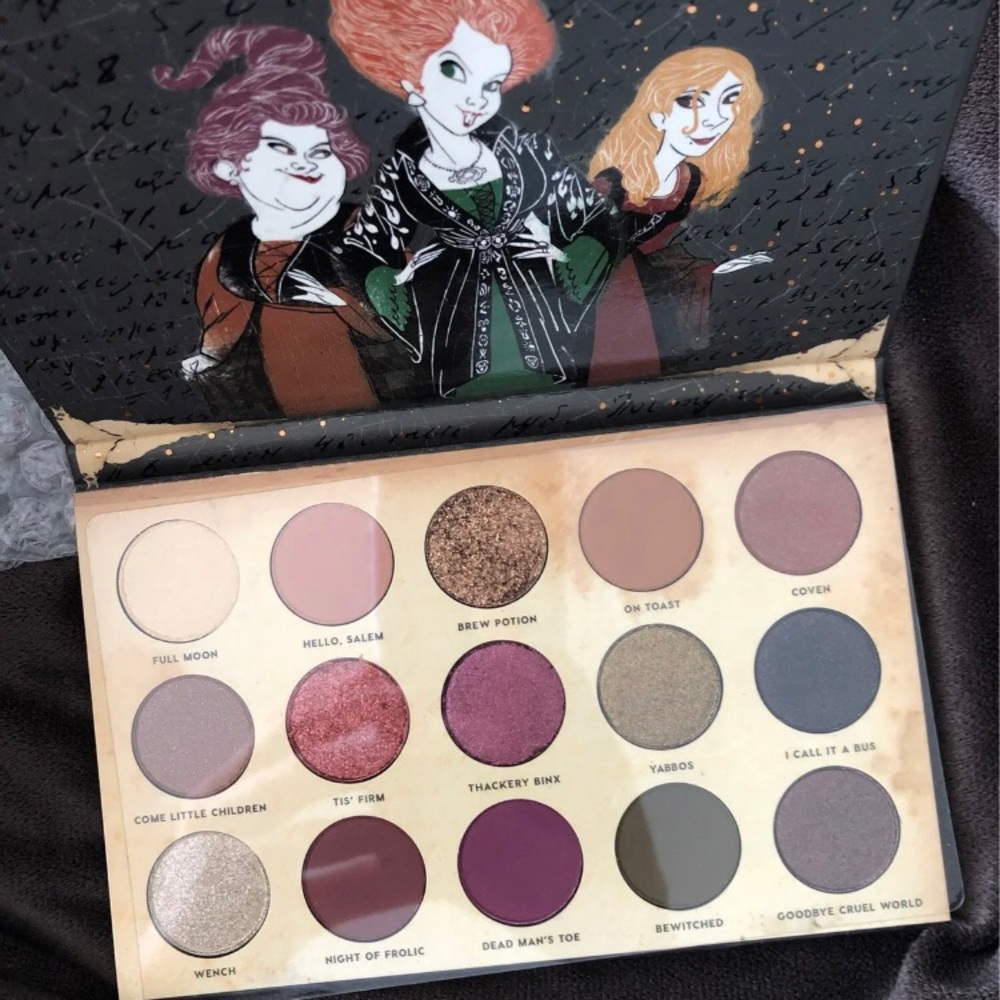 Disney’s Colourpop Hocus Pocus Eyeshadow Palette